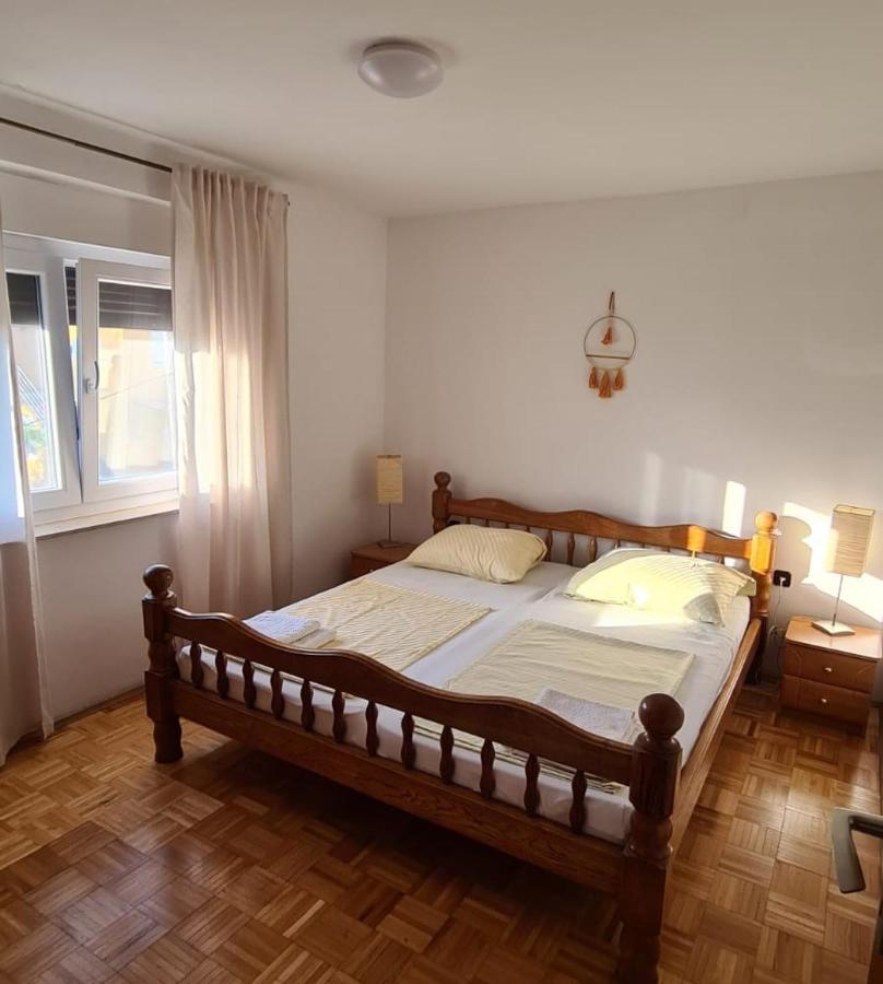 Apartmani Jelena Petrcane Exterior foto
