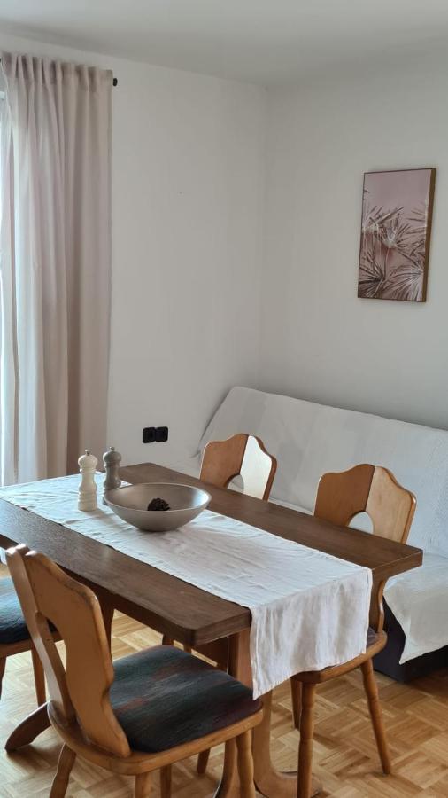 Apartmani Jelena Petrcane Exterior foto