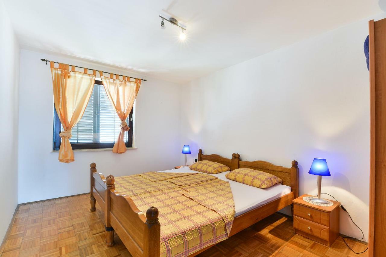 Apartmani Jelena Petrcane Exterior foto